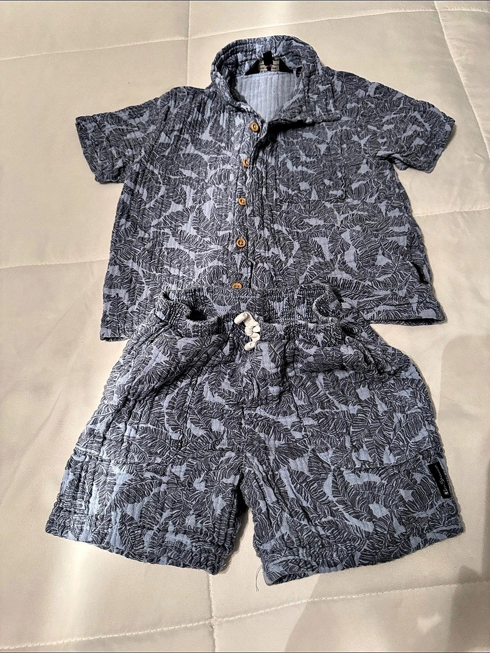 Boys Size 5 Floral Matching Set Like New